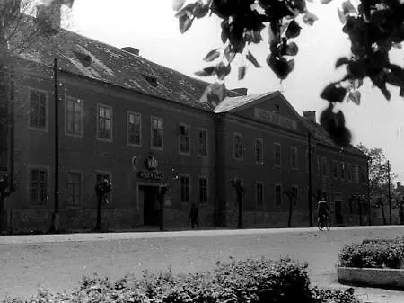 Korona Szallo Bed & Breakfast Sárvár